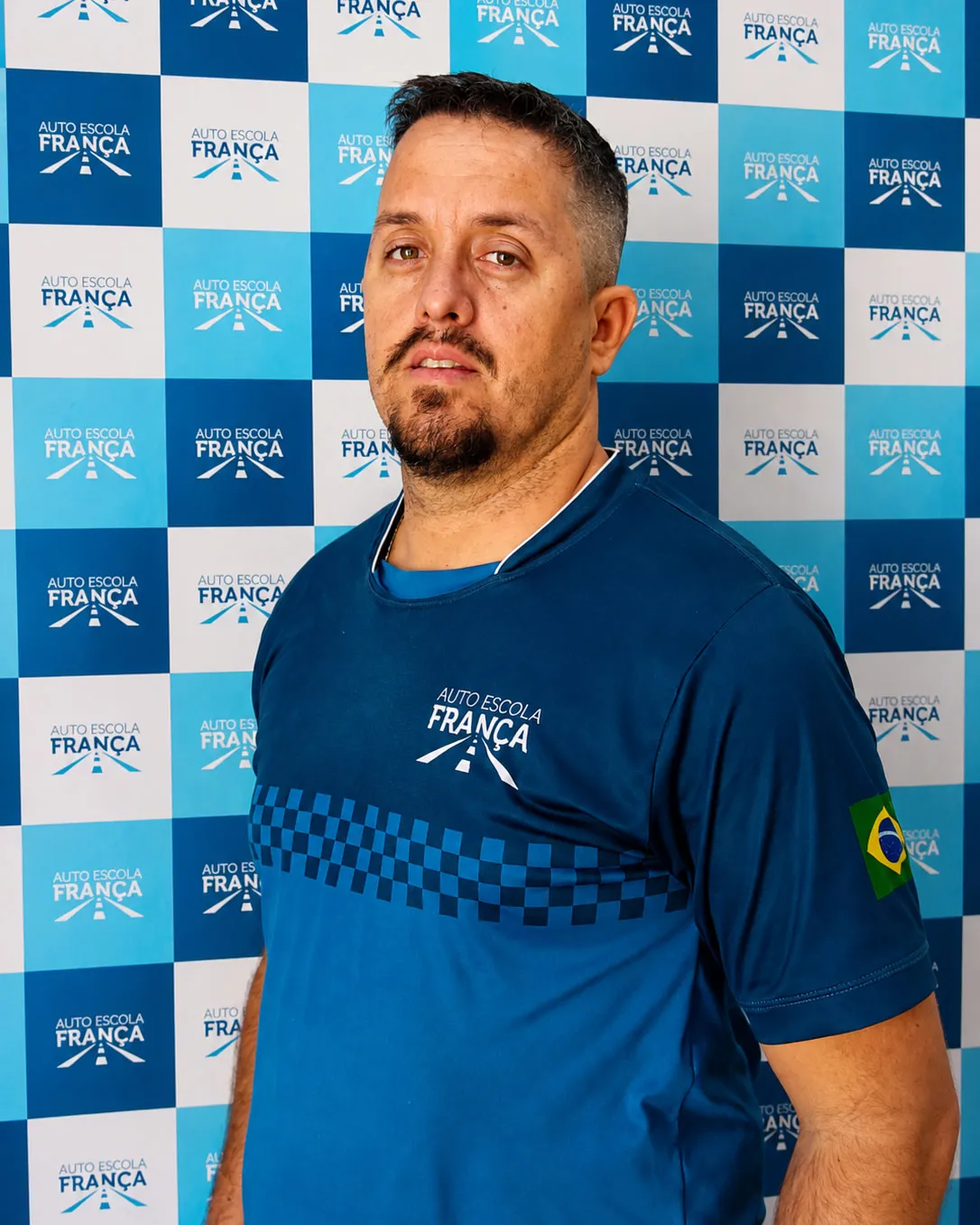 Guilherme, instrutor de carro da Auto Escola França