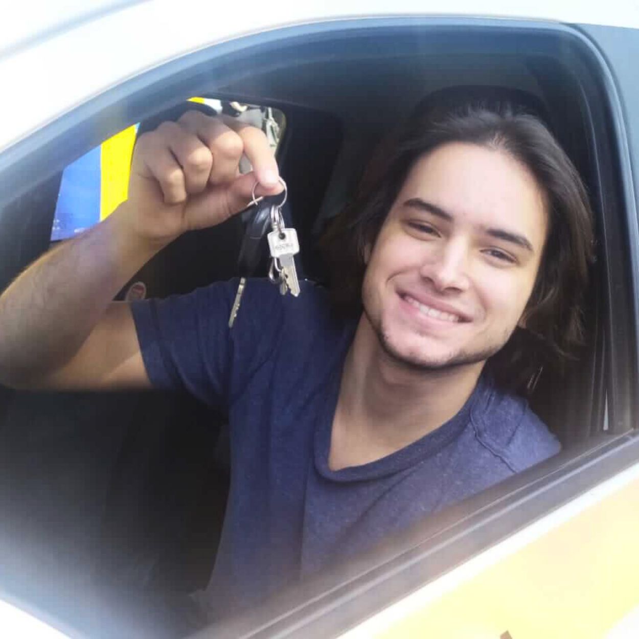 "Procurei auto escola frança por causa da minha irmã e da minha prima que elogiaram muito. E felizmente as escutei pois adorei tudo no CFC fraça, meu instrutor muito bom e me orientou muito bem para o exame, carros muito bons, ótimo atendimento e entre outros. Tudo isso foi importantíssimo para me ajudar a passar na área do gameleira de primeira".