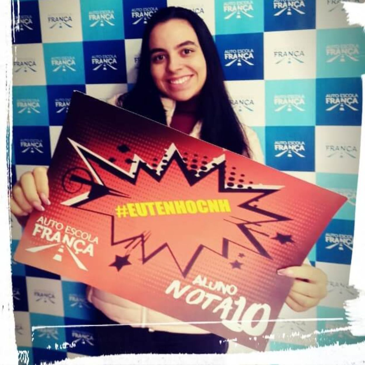 Kamila silva - "Ótima Autoescola, todos muito solícitos e dispostos a ajudar. Sem palavra para descrever a realização desse sonho, foi um momento único e mesmo com o mix de emoção do dia do exame passei de primeira. Nada descreve melhor esse momento do que gratidão. Gratidão a Deus , a minha instrutora e a Autoescola França. Fica meu muito obrigada".